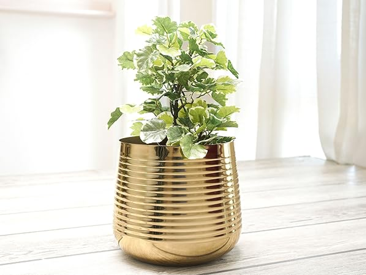 Elegant Ribbed Metal Planter for Stylish Home Decor